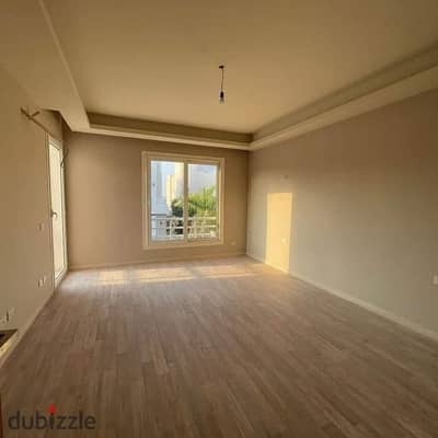 فيلا متشطبة جاهزة للسكن بفيو مميز بجانب الكارمة