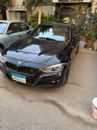 بي ام دبليو 320i 2018