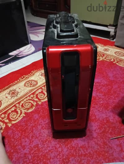 كمبيوتر للبيع