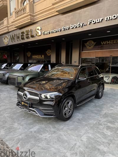GLE450 4matic 2022 اسود x اسود