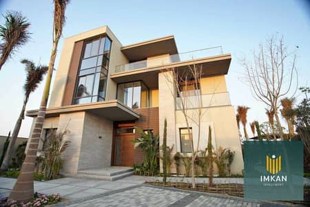 Villa for sale, 240 sqm, ready for viewing. Includes a 45% discount for cash payments, or an installment plan over 8 years. Located in the EVER compou