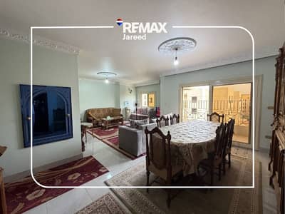 Super Lux Finished Penthouse with Roof & Garage in Cairo Gardens, 6th of October