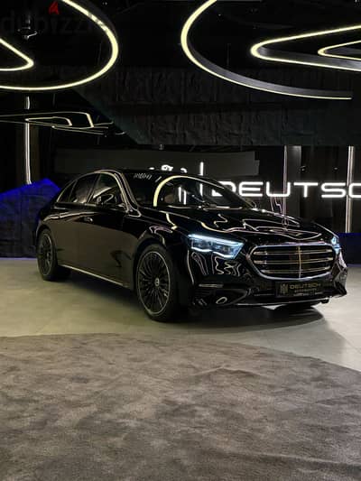 Mercedes Benz E200 Exclusive 2027 الوحيدة في مصر فرش ديزاينو