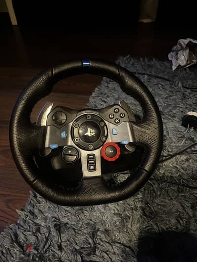 Logitech g29 steering wheel with pedals 0 damage used lightly