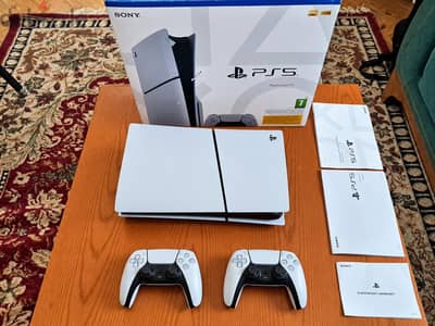 PS5 Slim CD with 2 Controllers