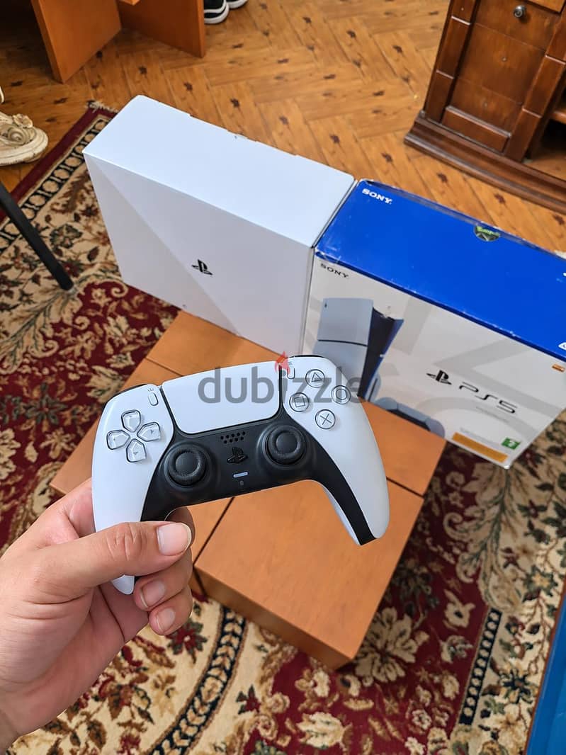 PS5 Slim CD with 2 Controllers 4