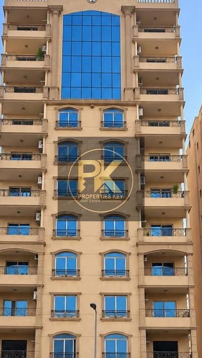 شقة 220م للبيع بالمهندسين   ناصية شهاب أمام نادي الزمالك