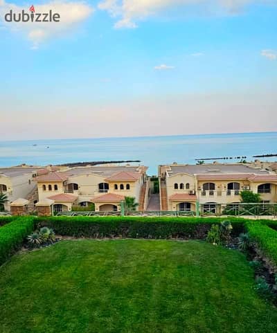 بالسعر القديم شاليه 3 غرف بالتشطيب الكامل fully finished  في قرية جاهزة و ساكنة فيو بحر مباشر sea view في لافيستا 6 العين السخنة lavista ain sokhna