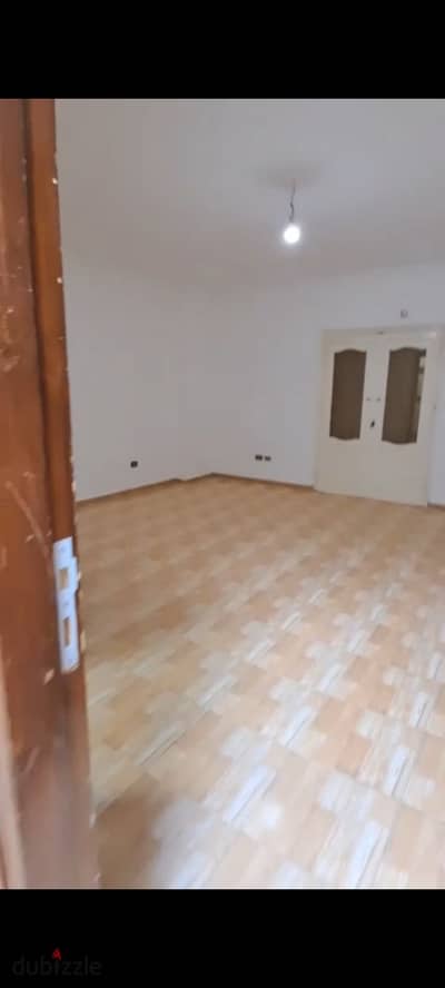 Apartment for rent unfurnished in Sheikh Zayed district 7, block 2