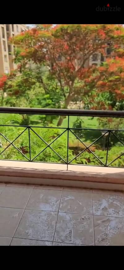 155 meter apartment for sale on the first floor next to all services with a wide garden view