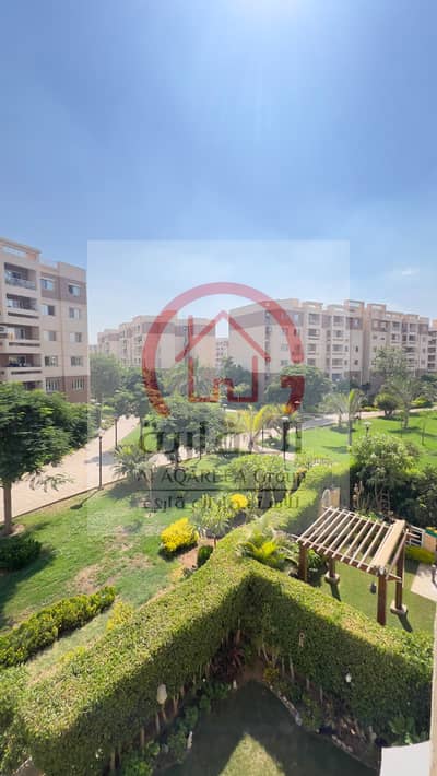 للبيع في مدينتي شقه لقطه 160مً بسعر مناسب جدا في B11 امام الخدمات