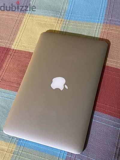 Macbook Air starting price 7000