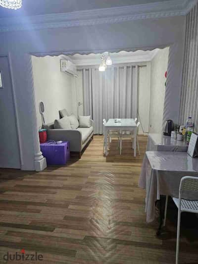 شقة مفروشة قرب فندق سفير ميدان المساحه للسكن الراقي والمميز بالدقي