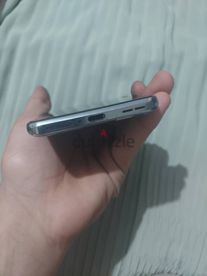 One Plus 10T 4