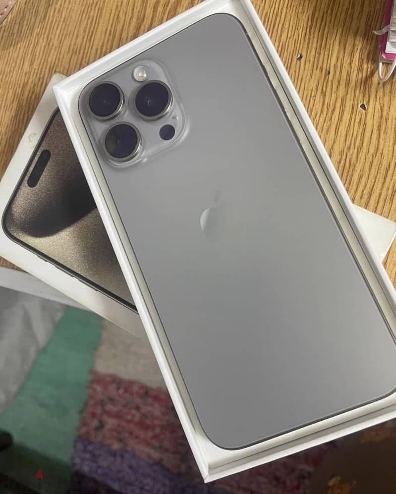 Apple - iPhone 15 Pro Max 2