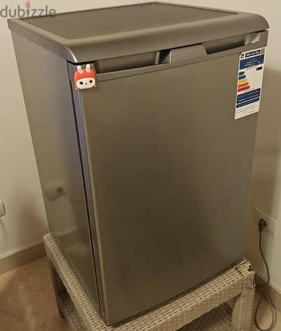 Beko mini freezer كالجديد