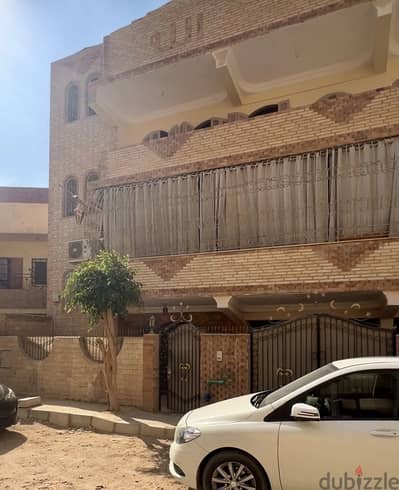 منزل بالمجاورة ٧ (السابعة)، العاشر من رمضان ، شارع صناع الحياة