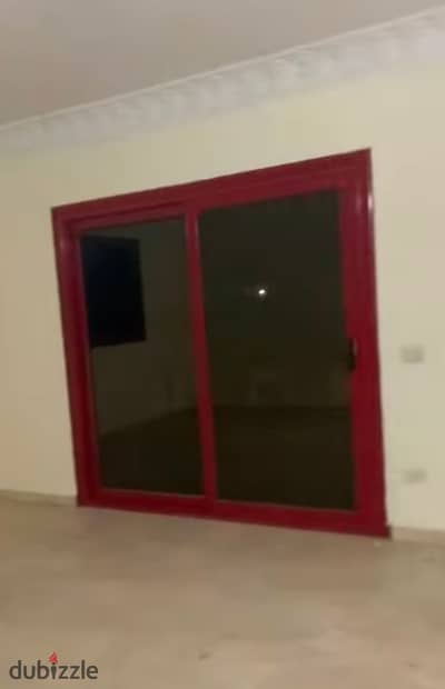مكتب للايجار قرب كارفور