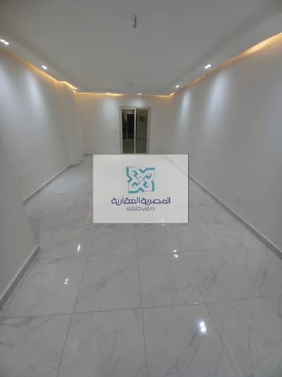 #شقة_للبيع . . بالمعراج السفلي المجاورة التامنة. . دقائق من #كارفور المعادى والاتوستراد. . تشطيب الترا سوبر لوكس. . 165 متر