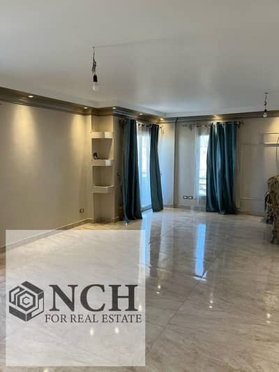 The Square Compound. With a generous 185 sqm layout, three bedrooms, and three bathrooms, this unit is an excellent option for families seeking