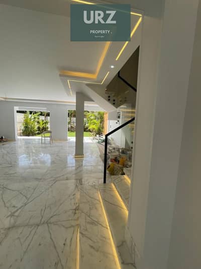 أغتم الفرصه و امتلك فيلا 5 غرف دايركت على اللاجون خصوصيه كاملة مع Private Pool بخصم فورى على طريق السويس بجوار مدينتي بالقرب من سوديك ايست و بالم هيلز