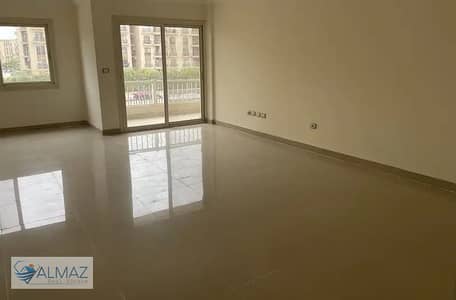Unfurnished 210-square-meter apartment for rent in the Jayd compound, First Settlement, near Al-Rehab City.