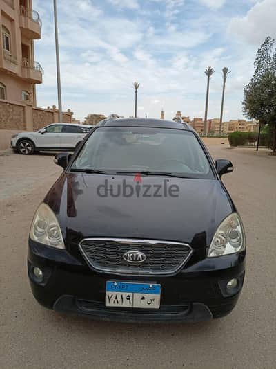 كيا كارينز 2011