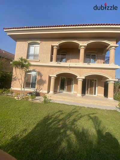 Standalone villa for rent in Madinaty, 700 sqm, Model G, with a view of the lakes. Ultra-super-lux finishing, equipped with air conditioning and a kitchen.