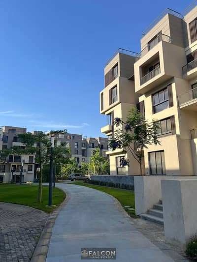 Penthouse with a roof terrace, available for immediate handover, featuring a landscape view. The unit has an area of 225 sqm and is for sale in the Penthouse with a roof terrace, available for immediate handover, featuring a landscape view. The unit has an area of 225 sqm and is for sale in the