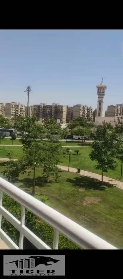 In my city, an apartment is for rent 131m under the new law, in front of the services /. For a limited time {{{{. The strongest offers √√√. Opportunity }}}} B6  131m finishing company        prime location next to the services, the view white garden, and services 3 bedrooms 2 bathrooms there are complete pictures, a snap is required for serious inquiries only.