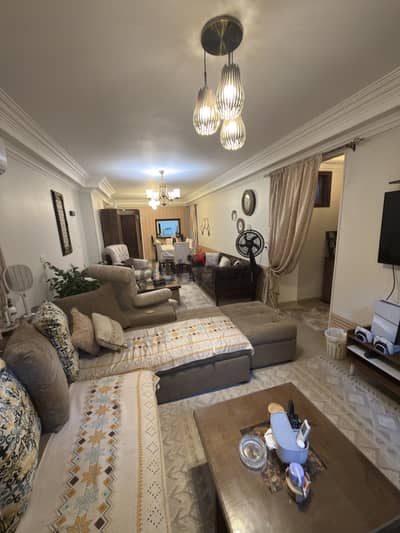 شقة متشطبة حديثًا جاهزة للسكن في المريوطية فيصل