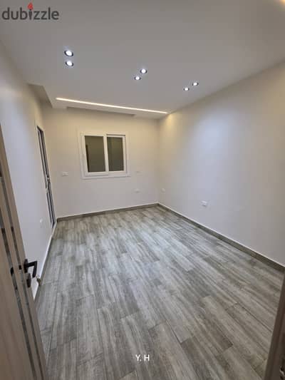 Apartment for sale at a bargain price in the fourth neighborhood, adjacent to 4 on a main street, steps to Al-Kafrawi Axis
