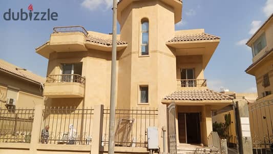 فيلا للبيع اول سكن في كومباوند الطلائع امام بوابة 6 الرحاب القاهرة الجديدة