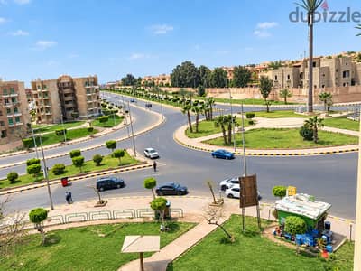 شقة مفروشة تطل على GUC الجامعة الألمانية –جاهزة للسكن فورًا-من مالك