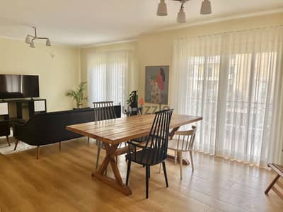 Central 3 Bedroom Apartment with Garden View