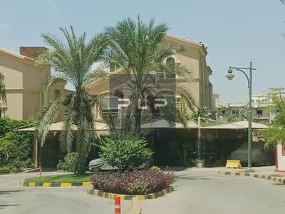 فيلا ستاندالون ريسيل للبيع بأقل من سعر السوق متشطبه بالتكييفات والمطبخ أستلام فوري في كمبوند قطامية هيلز التجمع الخامس
