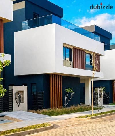 Townhouse ready for immediate delivery with a panoramic view of the lagoon and minutes from the Pyramids of Giza and the Egyptian Museum