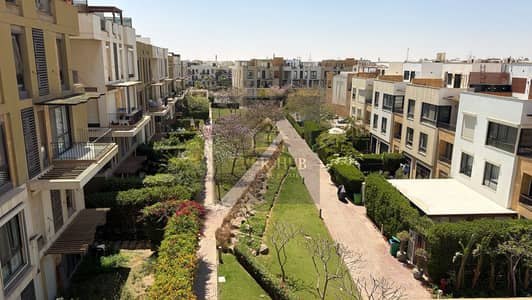 سيتي فيلا كورنر للبيع كمبوند ويست تاون سوديك بيفرلي هيلز – 306م مباني، 4 نوم، 6 حمام تشطيب ألترا سوبر لوكس وأسانسير خاص