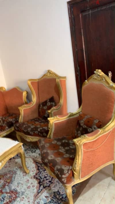 صالون للبيع اربع كراسى وكنبه خشب زان