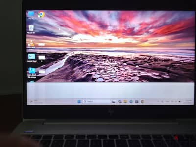 hp elitebook 840 g6 مستعمل  للبيع بدون هارد. . بة مشكلة فى الشاشة