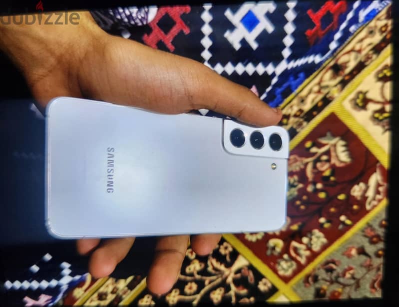Samsung S22 4