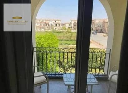 فرصة لامتلاك فيلا مستقلة بأقل سعر في موقع مميز بالتجمع الخامس أمام مساحات خضراء رائعة بالقرب من الجامعة الأمريكية مع خصم 45% وتقسيط مرن طويل الأجل جدا