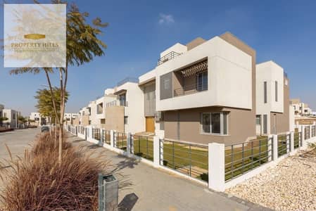 عارضها للبيع فيلا في بالم هيلز القاهرة الجديده متشطبه بالكامل