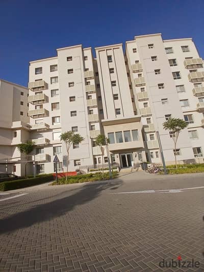 للاستلام الفوري بنتهاوس 298م للبيع بتشطيب كامل في أب تاون كايرو إعمارالمقطم Uptown Cairo Emaar Mokattam
