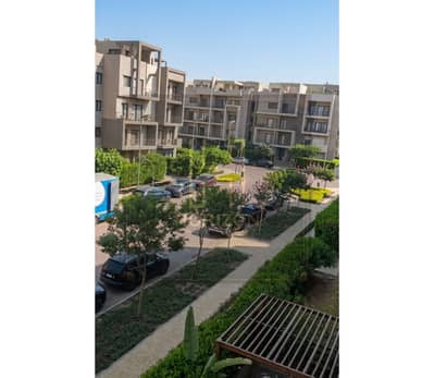 بفيو مميز  شقة نص مفروش 160م ايجار كمبوند فيفث سكوير المراسم التجمع القاهرة الجديدة Apartment rent Fifth Square Marasem
