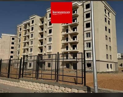 Ready to own a fully finished apartment in a prime location, with installments over 10 years, in a fully serviced compound opposite Swan Lake