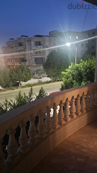 شقة للبيع ٢٥٠ متر بالعبور الحي التاسع بجوار مسجد العربي