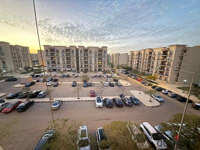 بالرحاب شقه ١٣١م قانون بجوار السوق الشرقي لسرعه الايجار