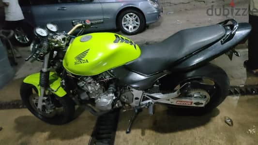 hornet 600