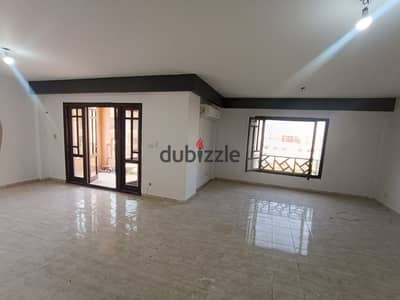 For rent, Law 4 rooms, repeated floor, reception 4 pieces, excellent location, distinctive floor, elevator, price negotiable For rent, Law 4 rooms, repeated floor, reception 4 pieces, excellent location, distinctive floor, elevator, price negotiable